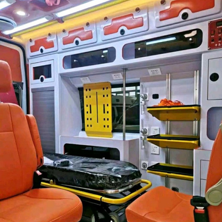 攀枝花长途救护车护送病人租赁价格